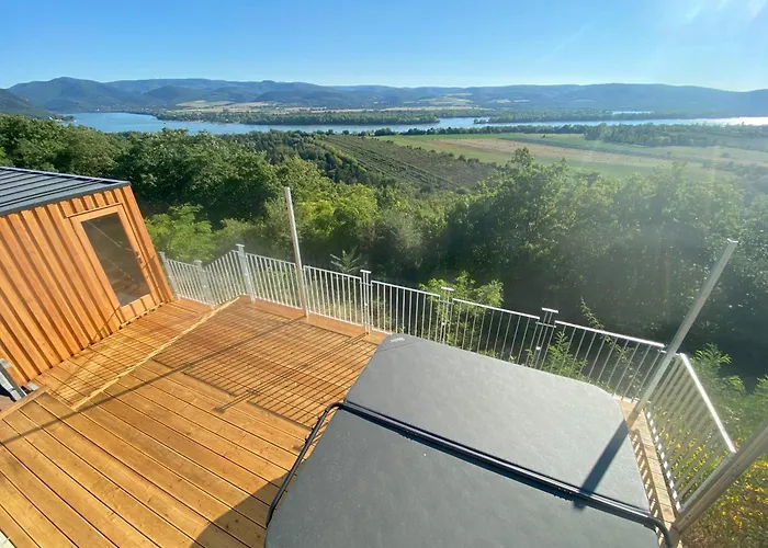 Fuelemuele Vendeghaz *